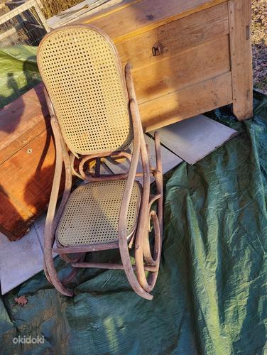 Ящики и кресло-качалка (фото #1)