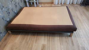 Кровать 140х200 в отличном состоянии (3 фото из 5)