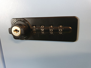 Kapp, riidekapp, garderoobikapp, metallkapp, Z-uksega (6 foto / 6)