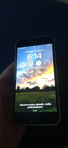 iPhone SE 2020 128gb (1 foto / 3)