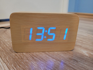 Kasutatud LED lauakell (1 foto / 6)