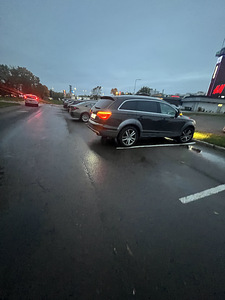 Vahetan või müün Audi Q7 2011 (3 foto / 12)