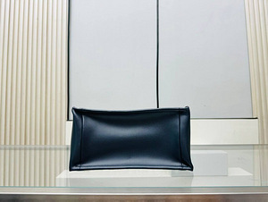 Christian Dior Book Tote Small (5 foto / 10)