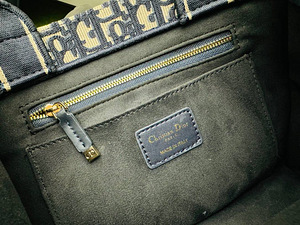Christian Dior Book Tote Small (7 foto / 10)