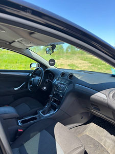 Ford Mondeo (5 фото из 8)