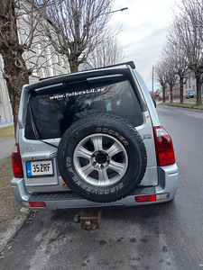 Mitsubishi Pajero (3 foto / 5)