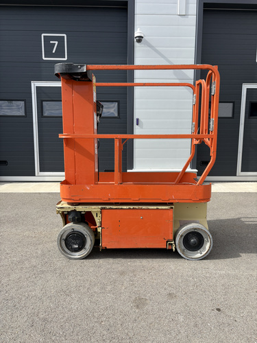 JLG 1230 ES mast lift masttõstuk