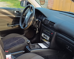 VW PASAT Variant (1 фото из 5)