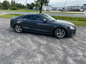 Audi A5 S-line (2 foto / 7)