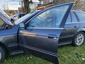 BMW E39 520d 2002 touring (3 foto / 10)