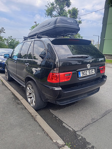 Черный BMW X5 E53 2002 года (3 фото из 4)