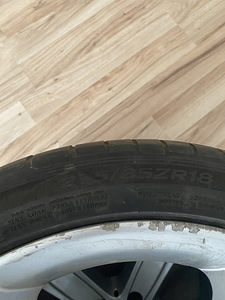 Veljed koos rehvidega Mercedes (3 foto / 3)