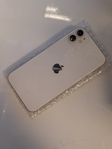 iPhone 11 64Gb White (1 foto / 2)