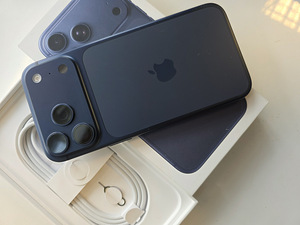 iPhone 17 Pro Max 256GB Blue (1 foto / 2)