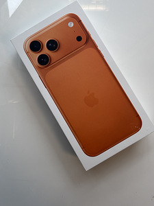 iPhone 17 Pro Max 256GB UUS (1 foto / 4)