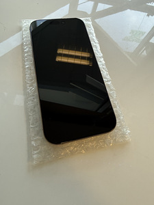 iPhone 16 Pro (2 фото из 4)
