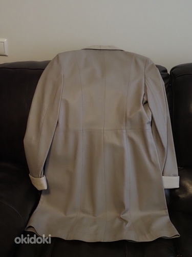 Naiste mantel ehtsast nahast helehalli värvi, suurus 36/38 (foto #4)