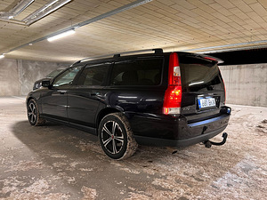 Volvo V70 2,4D 120kw 2007a. (13 foto / 14)