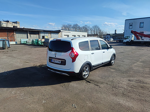 Dacia Lodgy Stepway 1.5 85kW 7 kohta (2 foto / 10)