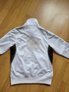 Umbro dressipluus r. 36 (2 foto / 4)