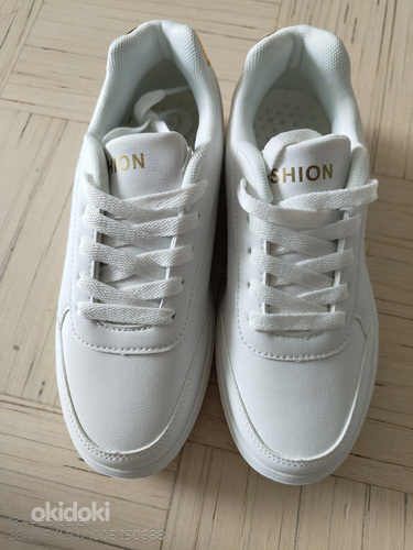 Новые белые кроссовки 37 (фото #1)