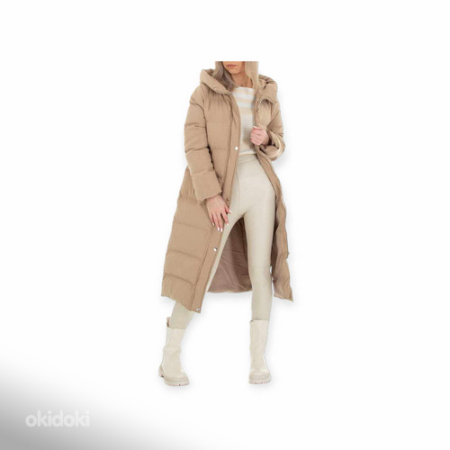 Переходное зимнее пальто с капюшоном, размер S. (фото #1)