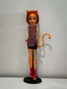 Monster High nukk - Toralei Stripe Ghoul´s Alive (1 foto / 1)