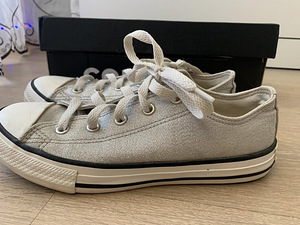 Converse 34 размер (2 фото из 3)