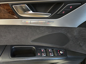 Продается Audi A8 4,2 V8 (10 фото из 15)