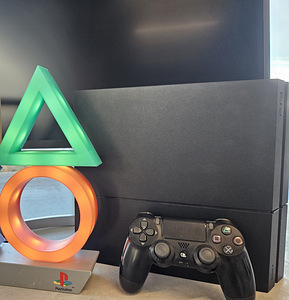 Sony Playstation 4 500GB (1 foto / 2)