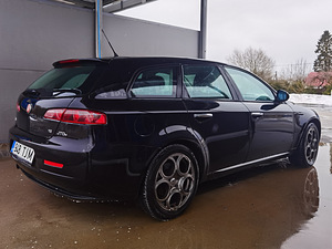 Alfa Romeo 159 d 110kw 2008 (4 foto / 14)