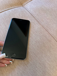 iPhone 6s Plus (8 foto / 9)