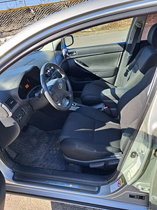 Toyota avensis (6 foto / 6)