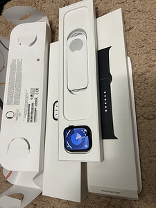 Apple watch 7 45 mm koos karbiga (1 foto / 3)