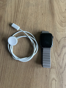 Apple watch 7 45mm (1 foto / 3)