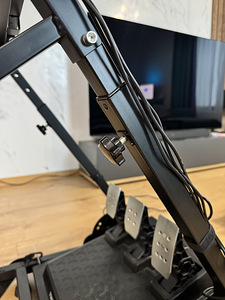 Thrustmaster T248 + Thrustmaster TH8S Shifter + подставка (8 фото из 10)
