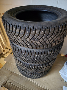 Goodyear UltraGrip Arctic 2 225/60R17 103T naastrehv (1 foto / 5)