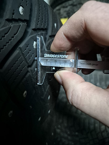Goodyear UltraGrip Arctic 2 225/60R17 103T naastrehv (5 foto / 5)