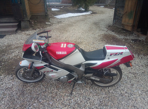 Yamaha FZR 600 (5 foto / 5)