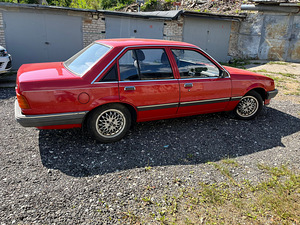 Opel Rekord 1986 (2 foto / 9)