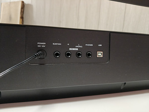 Digiklaver Alesis Recital PRO + M-Audio SP-2 pedaal + stativ (5 foto / 8)
