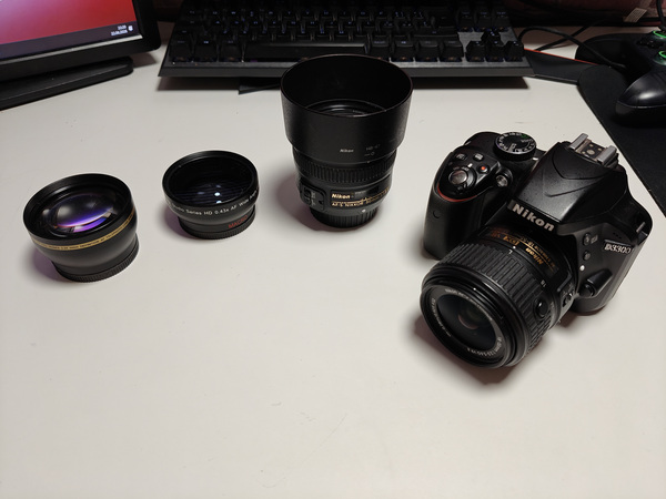 Nikon D3300 komplekt (2 objektiivi + lisad)