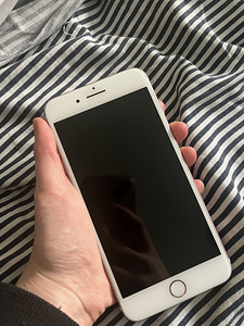 iPhone (2 фото из 2)