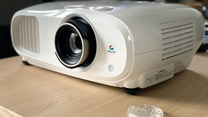 Epson EH-TW 7000 (2 фото из 3)
