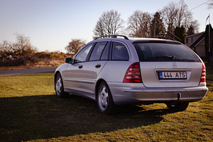 2007 Mercedes-Benz c-klass (2 foto / 14)