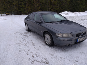 Volvo s60 (2 фото из 7)