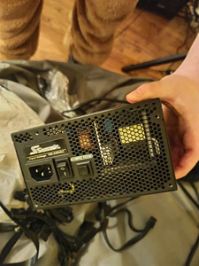 Seasonic FOCUS GOLD SGX-650, 650 W (1 foto / 3)