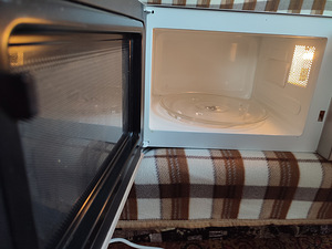 Samsung 750 W. (2 foto / 4)