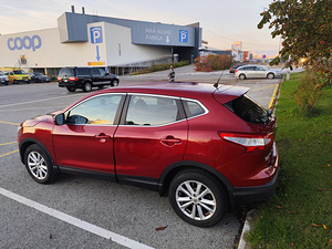 Nissan Qashgai 1.2 (2 foto / 10)