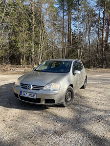 Golf V 1.6 75kw (1 foto / 5)